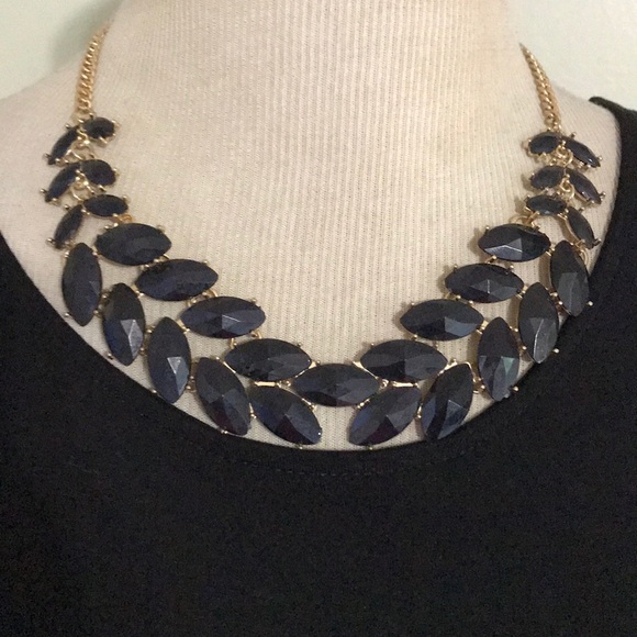 H&M Jewelry - H&M BLACK LEAVES NECKLACE